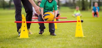 不敌埃因霍温、费耶诺德，欧冠中孔塞桑父子均被荷甲球队淘汰