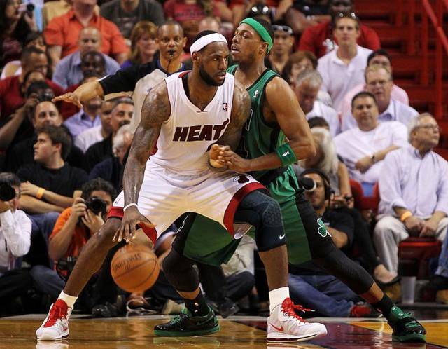 同时避免他 同时避免他